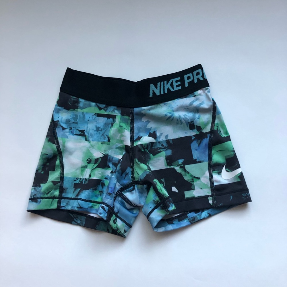 Nike pros Spanx Youth